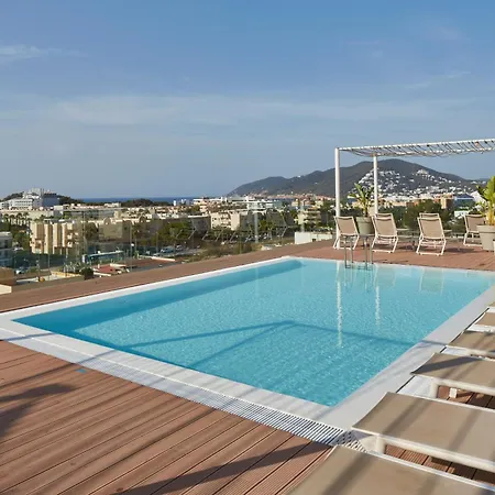 Apart-hotel Aptos Casa Luis By Invisa