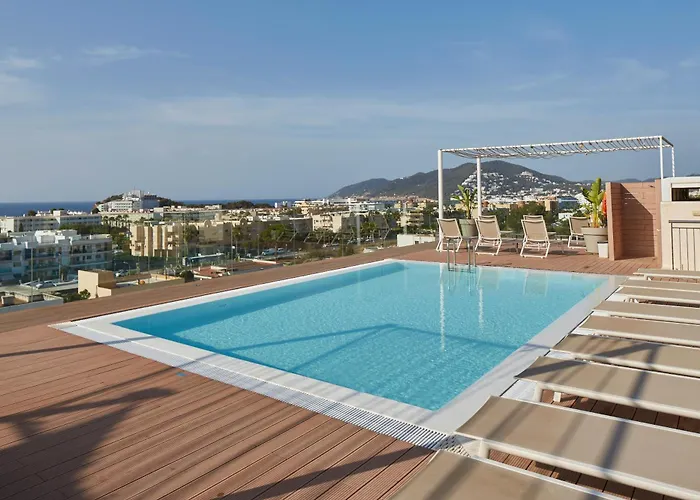 Apart-hotel Aptos Casa Luis By Invisa